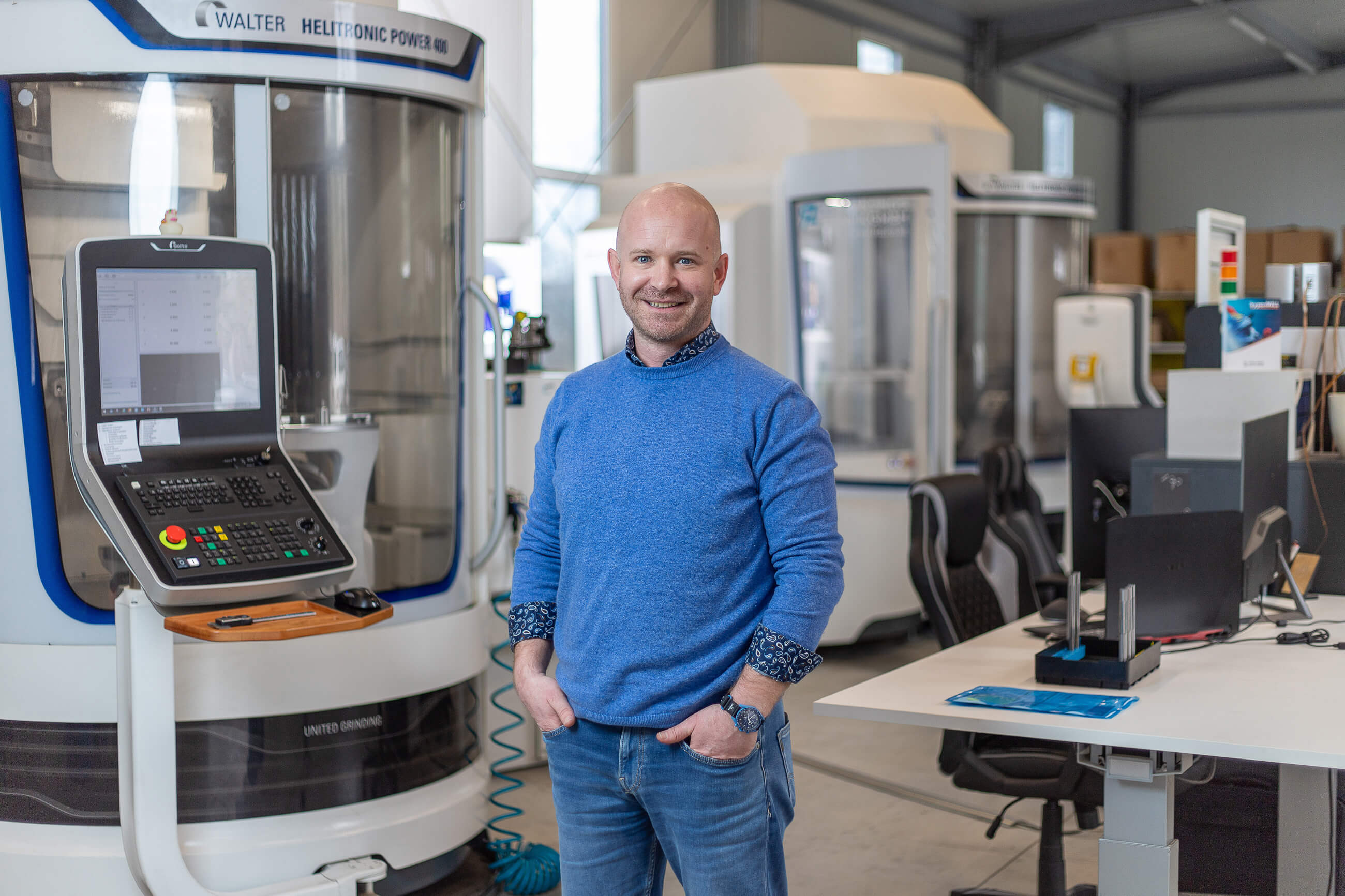 Imagefolder & Unternehmensfotografie für RLZ Zerspanungstechnik GmbH – Projektbild 2